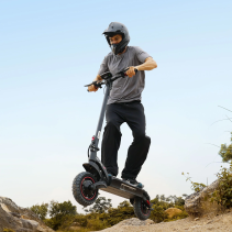 iScooter iX7 Pro elektrinis paspirtukas 2000W – 60 km/h, 85 km nuotolis